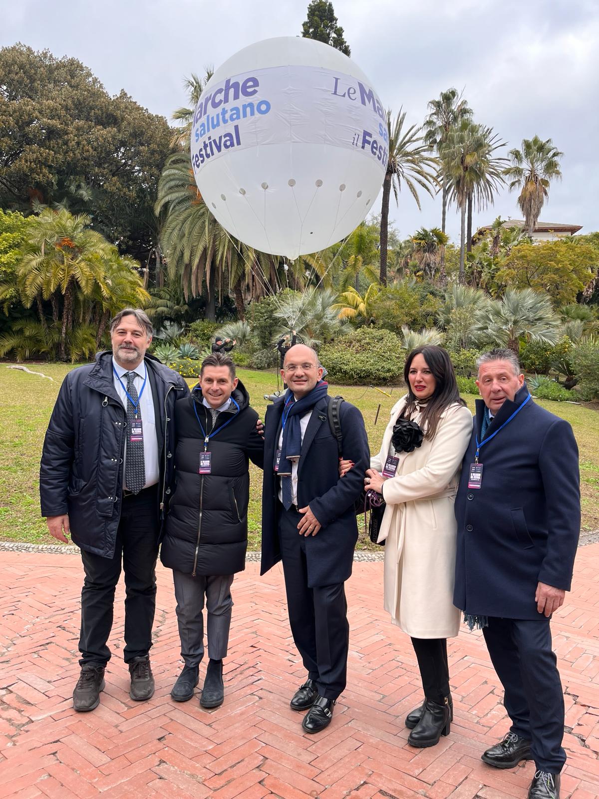 Il Sindaco di Sarnano con i rappresentanti della Regione Marche e del consorzio Sibillini Italy Experience al Villaggio delle Marche al Festival di Sanremo